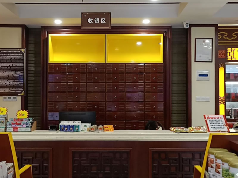 探索木質(zhì)道具:店鋪裝飾的匠心獨運與商業(yè)氛圍營造